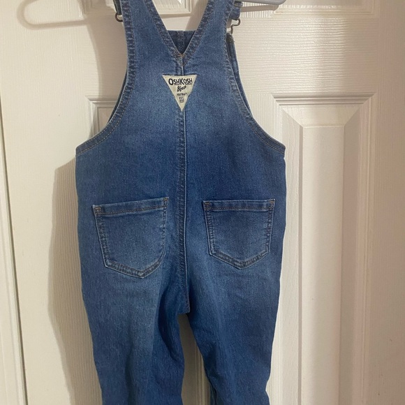 Girl’s Oshkosh B’Gosh Denim Overalls - Picture 5 of 7